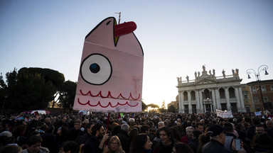 Rzym: Wielotysięczna manifestacja "sardynek". To przeciwnicy Salviniego