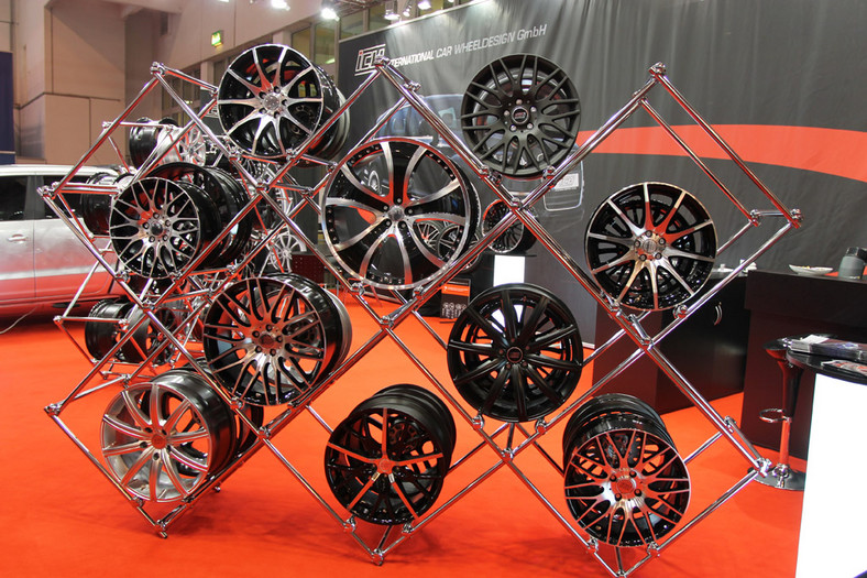 Essen Motor Show 2012: auta, motocykle i gorące dziewczyny