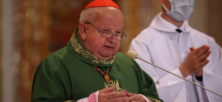 Prokuratura odmawia wszczęcia śledztwa w sprawie kardynała Dziwisza