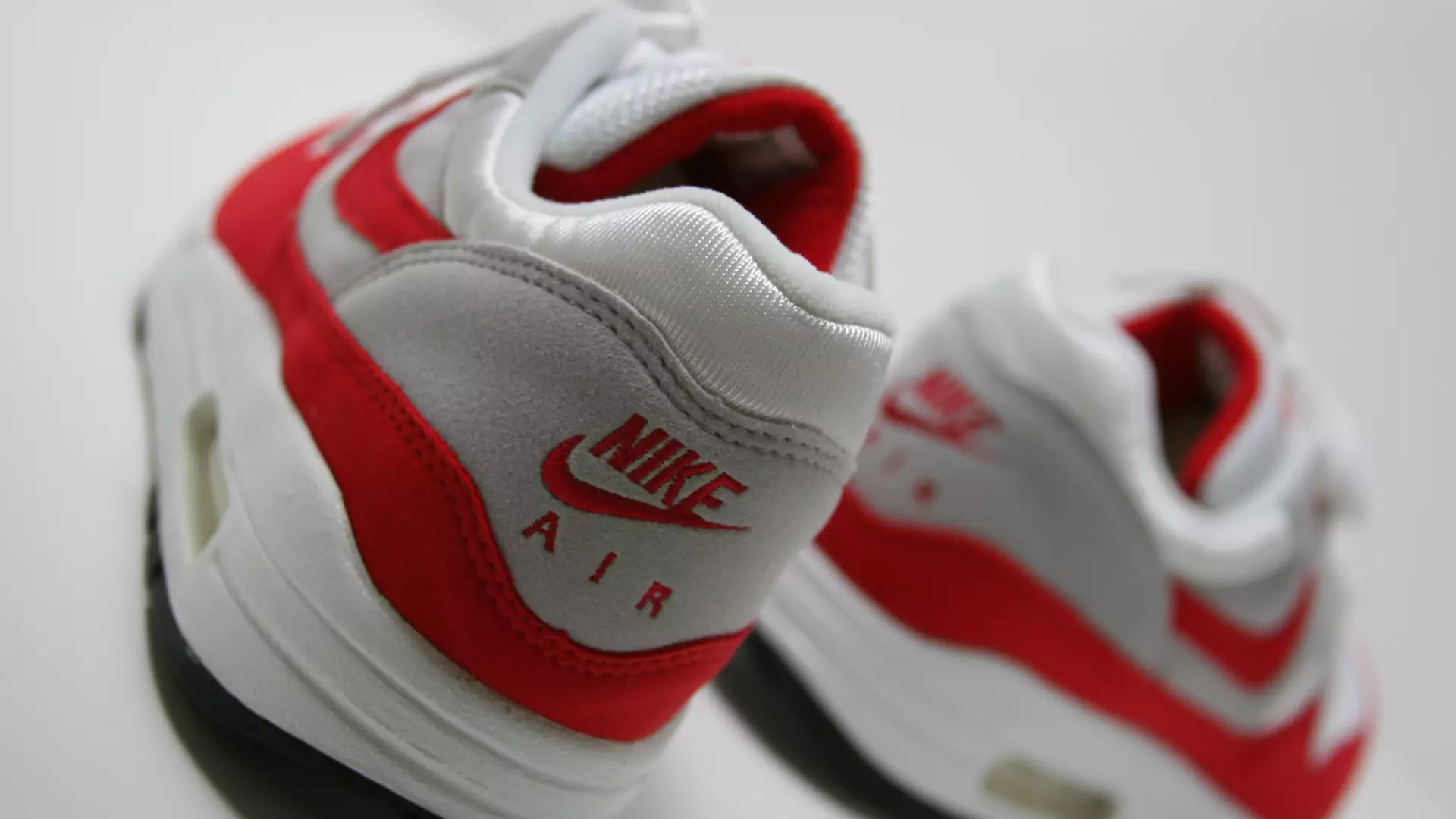 Kultowe Air Max 1 OG "Sport Red" niedługo znów trafią do sprzedaży