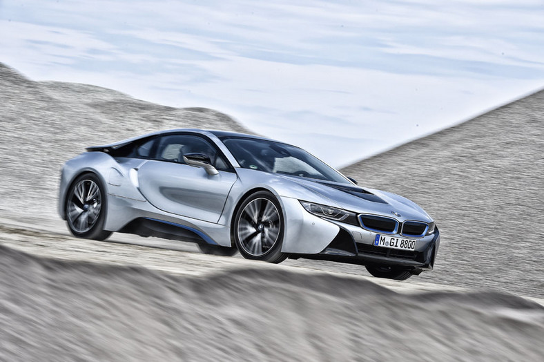 DeLorean DMC-12 i BMW i8 - Wechikuły czasu