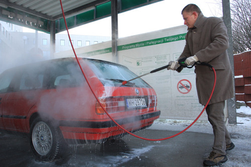 Jak umyć auto w duży mróz?