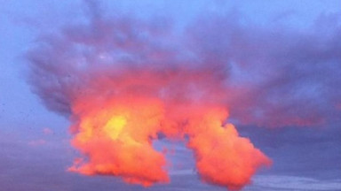 Szkocja: nad niebem pojawiły się ogniste chmury
