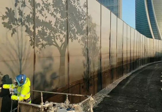 1000 metrów kwadratowych protestu. Włoski artysta stworzył mural, żeby zniszczyć sztuczne granice