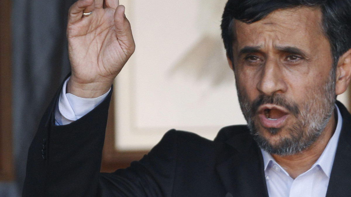Prezydent Iranu Mahmud Ahmadineżad oświadczył, że Teheran nie będzie omawiał "kwestii nuklearnej" podczas proponowanych rozmów z wielkimi mocarstwami - informuje państwowa telewizja irańska.