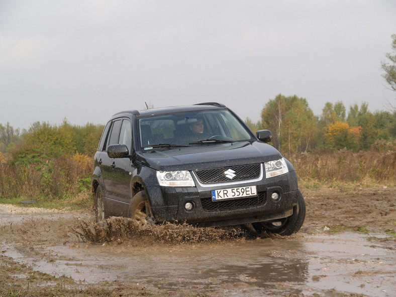 Suzuki Grand Vitara 2.0 - Pół SUV, pół terenówka