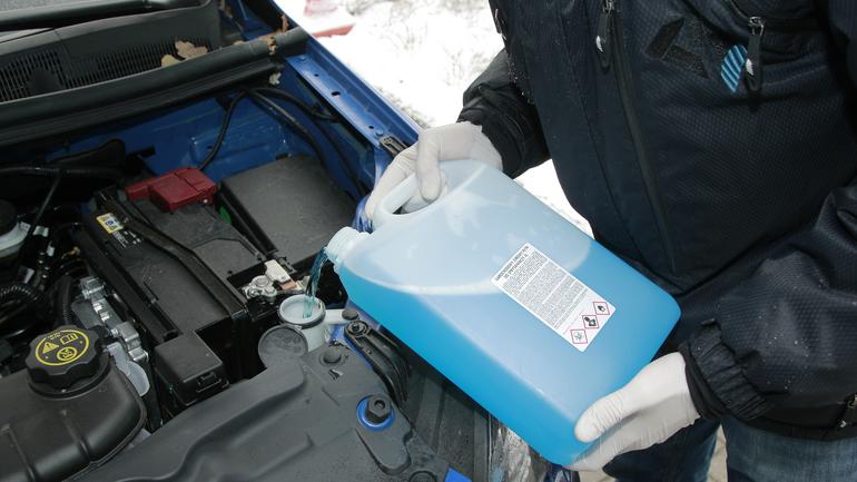 Test zimowych płynów do spryskiwaczy Auto Świat