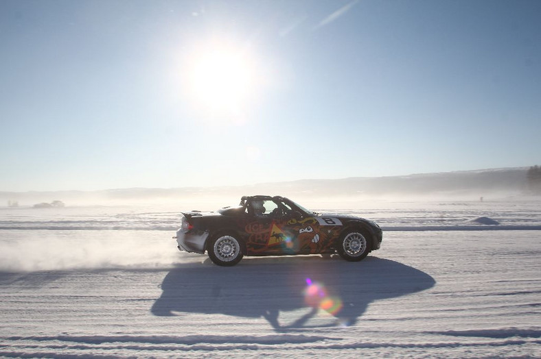 Emocjonujący finisz wyścigu Mazda MX-5 Ice Race