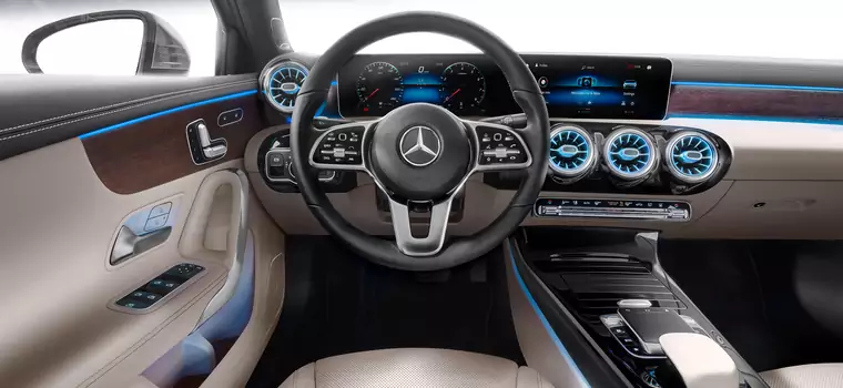 Wszystko, co musisz wiedzieć o rewolucyjnej platformie multimedialnej Mercedes-Benz User Experience