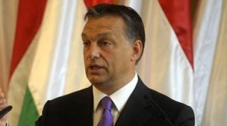 Orbán sikerről, az amerikai professzor csődről beszél