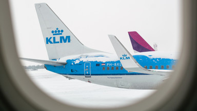Śnieżyce w Amsterdamie. Linie lotnicze odwołują loty