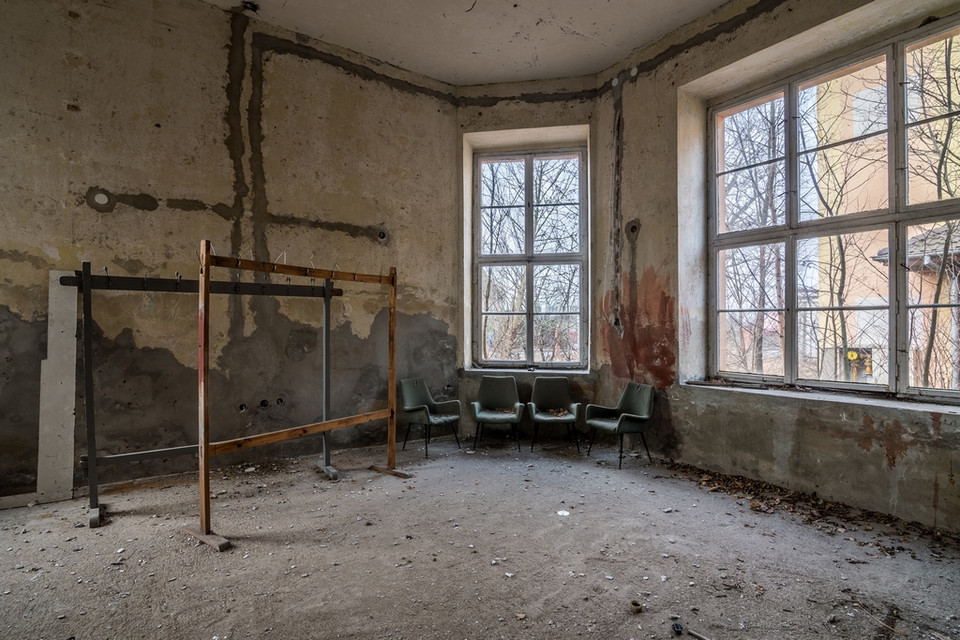 Opuszczony dom spokojnej starości w Przemkowie na Dolnym Śląsku
