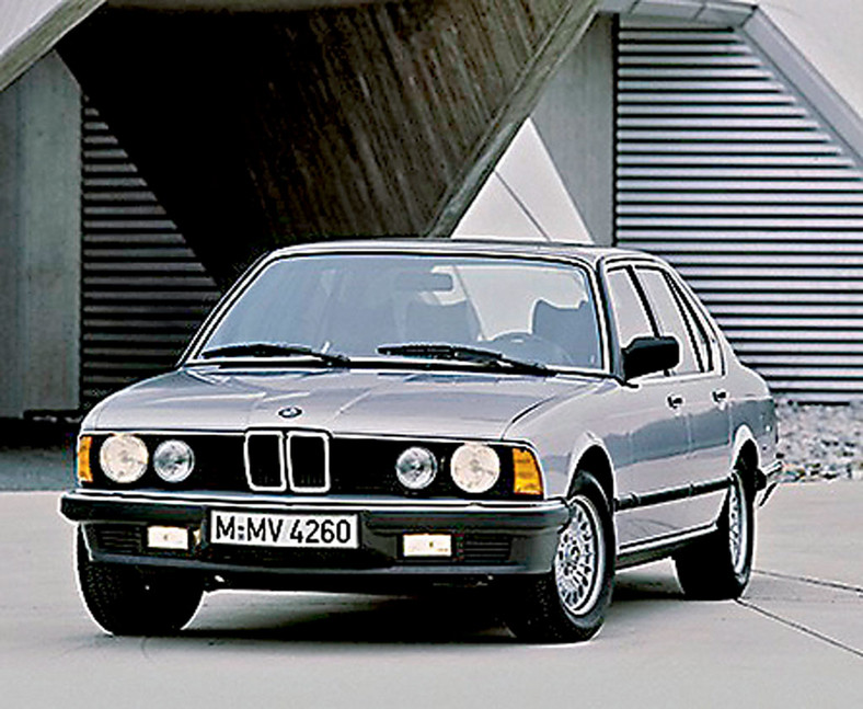 BMW 745i (E23)