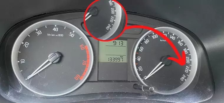 Dlaczego prędkościomierze są wyskalowane do ponad 200 km na godz.? Jest wyjaśnienie