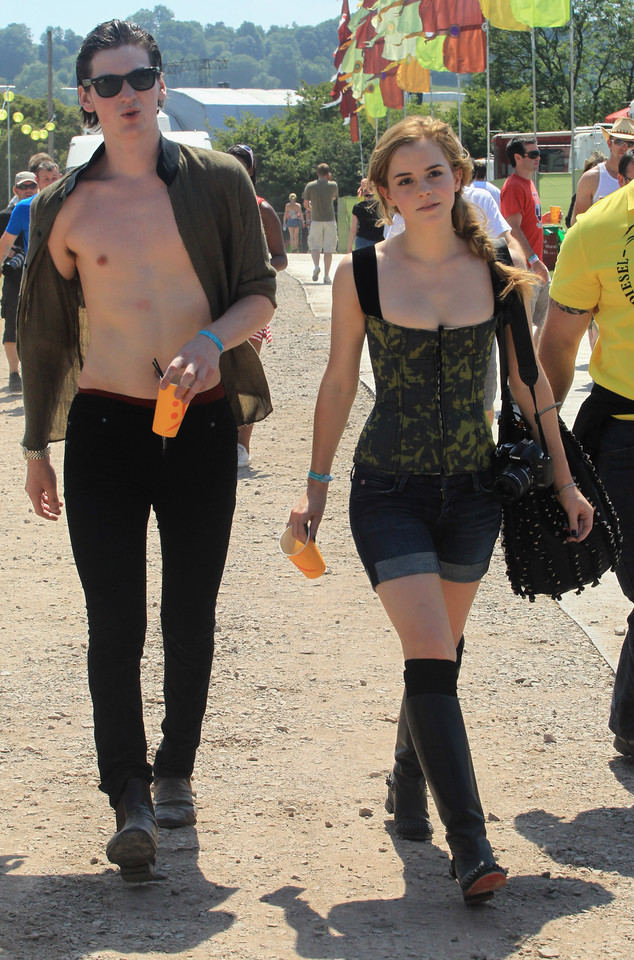 Emma Watson i George Craig na festiwalu Glastonbury