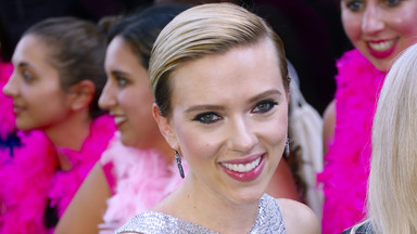 Scarlett Johansson już tak nie wygląda. Co za fryzura!