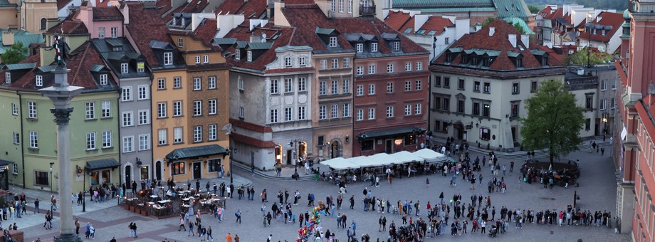 Firmy nie powinny mieć w najbliższych miesiącach problemów z popytem, którego wspierać będzie otwieranie gospodarki. Warszawa, 15 maja 2021 roku – pierwszy dzień luzowania obostrzeń sanitarnych