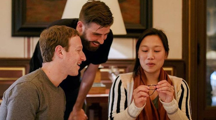 Pique Zuckerberggel és feleségével vacsorázott /Fotó: Facebook