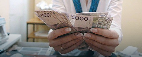 Od početka godine građani su uzeli čak 374 miliona evra keša preko kredita