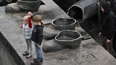 W Kijowie zdemontowano radziecki pomnik przyjaźni ukraińsko-rosyjskiej