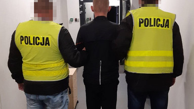 Wieluń: 23-latek szantażował starszą panią. Zatrzymany przez policję 