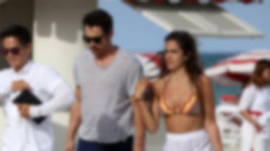 James Franco zabrał ukochaną na plażę. Było gorąco...