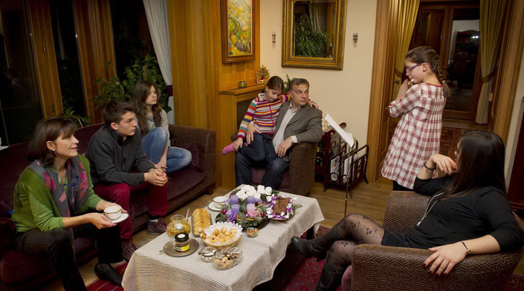 Orbán Viktor pár éve, családi körben. Egy fia és négy lánya van / Fotó: Burger Barna