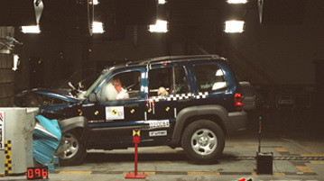 Jeep Cherokee KJ (2001-08) - crash test