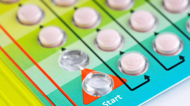 Antykoncepcja hormonalna – prawdy i mity o jej skutkach ubocznych