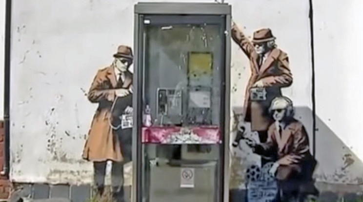 "Spy both" - ilyen volt a híres graffiti / Fotó: Youtube
