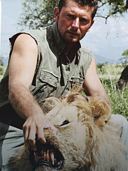 Miroslav Miki Kurak već godinama je nedostupan srpskim organima gonjenja. U Južnoj Africi organizuje safarije...
