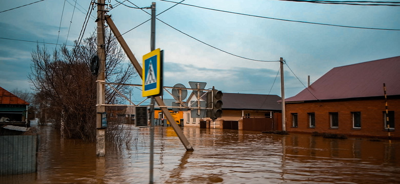 Groźna powódź w Rosji. "Może prowadzić do wzrostu chorób onkologicznych"