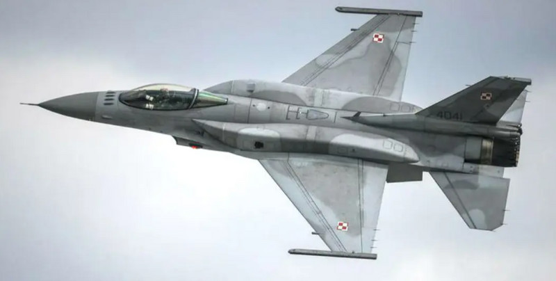 Blisko paraliżu w polskim wojsku. Symulatory F-16 mogą przestać działać