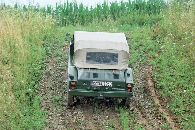 Rolnik kontra żołnierz - Unimog 2010 kontra Porsche 597 Jagdwagen