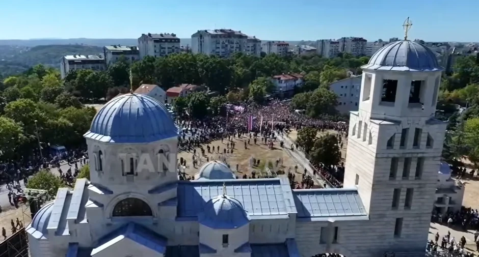 Građani došli na sahranu Ratka Mladića 