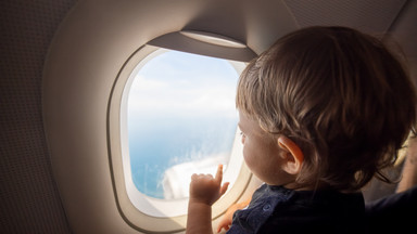 Chaos na lotniskach. 13-miesięczne dziecko miało lecieć bez rodziców