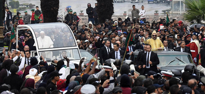 Incydent podczas przejazdu papieża Franciszka i króla  Mohammeda VI