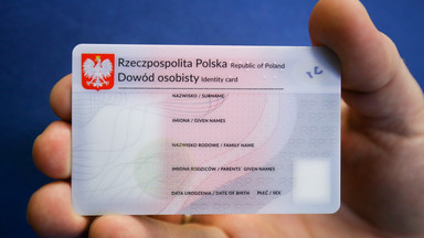 W ciągu 10 lat 30 milionów Polaków otrzyma nowe dowody osobiste