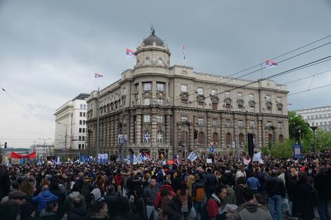 Veliki protesti u Srbiji hrvatski mediji štite Vučića - Page 3 TtlktkqTURBXy85YmYyNmFlZmI5ZmVjYjlmYmEzYzgxNTE2MWZjNzg0OS5qcGVnk5UCzQMUAMLDlQLNAdYAwsOVB9kyL3B1bHNjbXMvTURBXy8xZDc0Y2I0MTcwNTk1MDQzNjYyOWNhYmQ2MDZmNTBmNi5wbmcHwgA