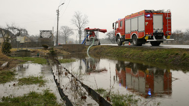 Trudne warunki pogodowe. Prawie sto interwencji strażaków w Śląskiem