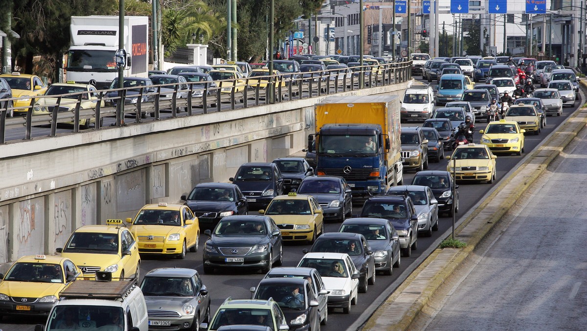 Ateny po raz kolejny zostały sparaliżowane przez 24-godzinny strajk pracowników transportu miejskiego. Na wezwanie związkowców stanęły autobusy, tramwaje i metro.