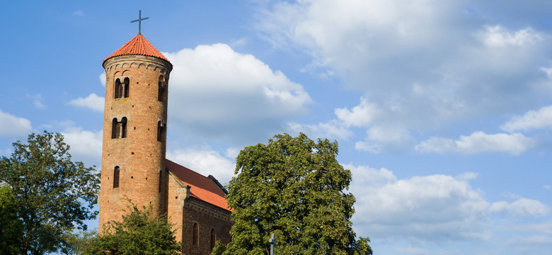 Kościół św. Idziego w Inowłodzu to jeden z najstarszych kościołów w Polsce