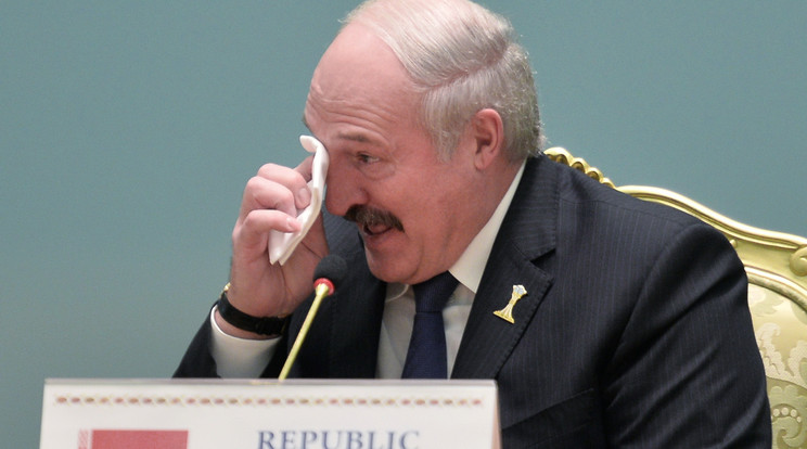 Alexander Lukashenko egy beszédében hibázott: a fejlődjetek helyett, vetkőzzeteket mondott /Fotó: AFP