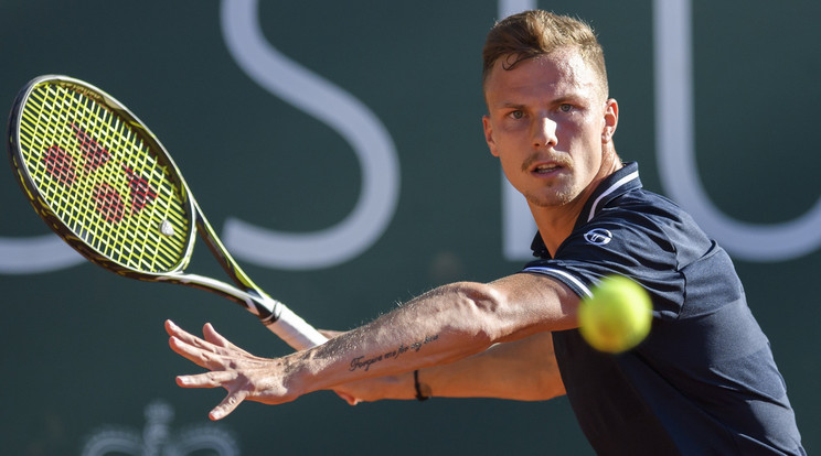 Fucsovics szenzációs játékkal verte 6-4, 6-0-ra a háromszoros Grand Slam-győztes svájci sztárt / Fotó: MTI EPA / Martial Trezzini