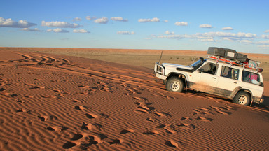 Australijska policja ma problemy z "głupimi" turystami gubiącymi się na pustyni