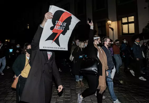 Sąd uniewinnił studentkę. W czasie protestów krzyczała "j**** PiS"