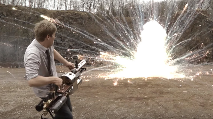 Különleges ágyúval rukkolt elő Colin Furze / Forrás: Youtube