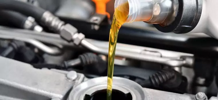Olej silnikowy – nie kupuj byle czego