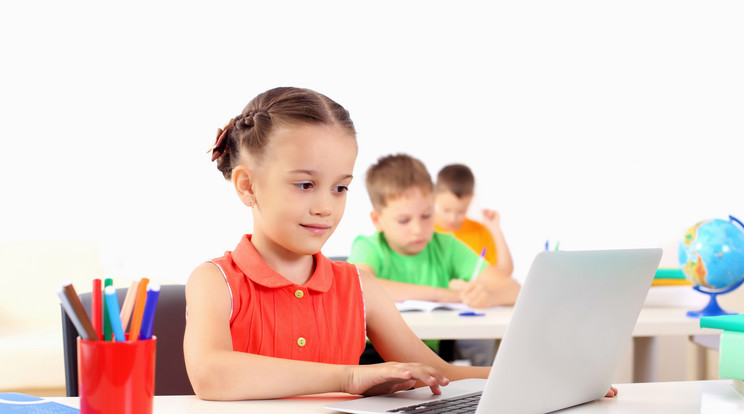 Virtuális legózás: Az iskolában a gyerekek első programjai  színes, digitális építőkockákból születnek