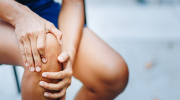Ból kolan – przyczyny, objawy, leczenie i profilaktyka